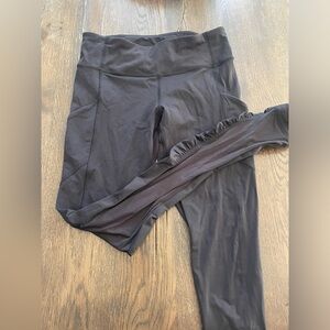 Never worn lululemon leggings size 6